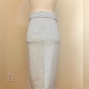 NWT Ann Taylor stretch pencil skirt blk & cream pin stripe